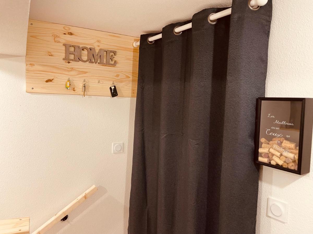 La Cave Aux Lumieres - Proche Centre-Ville - 2 Chambres - Wifi Renaison ภายนอก รูปภาพ