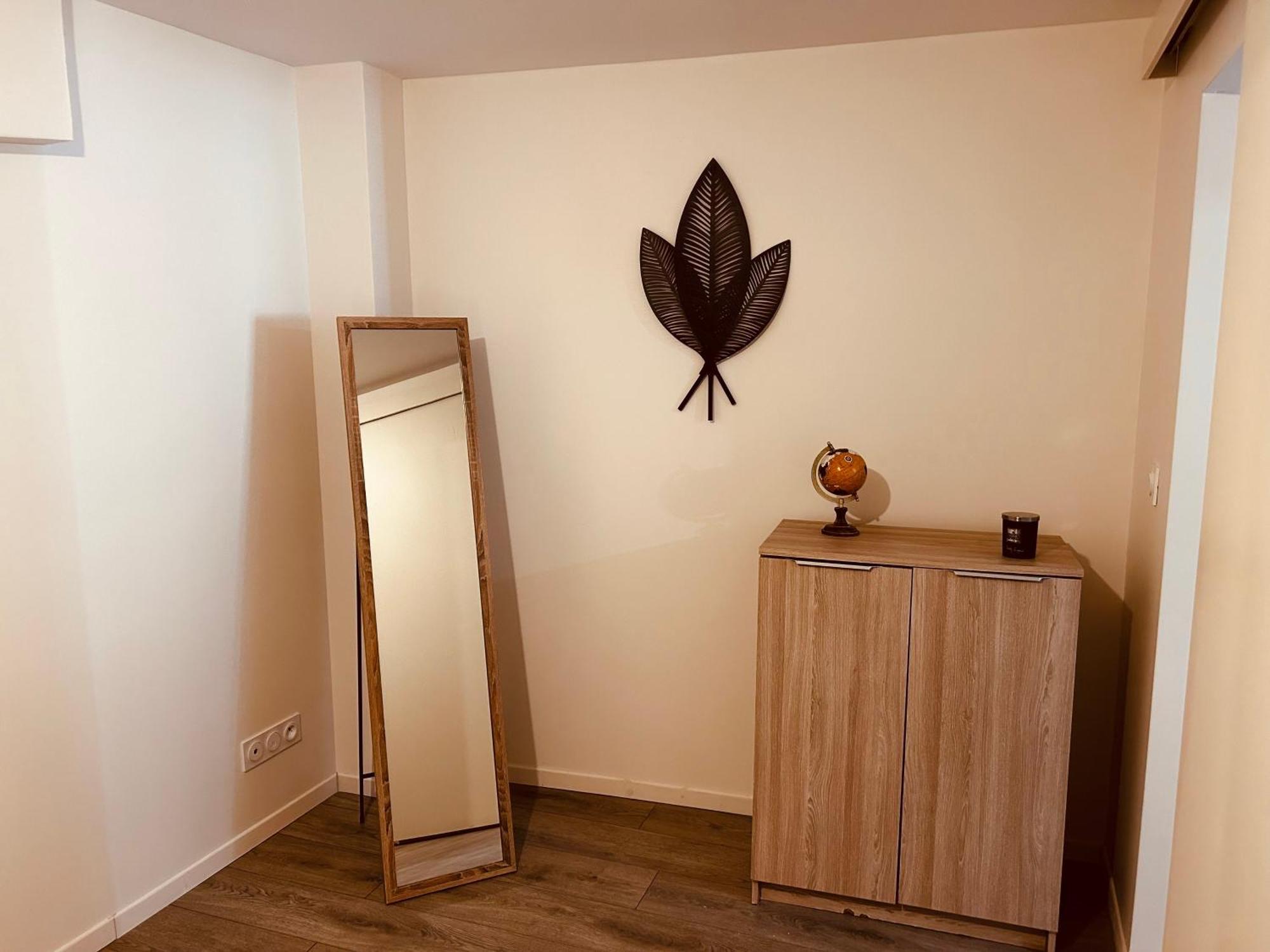 La Cave Aux Lumieres - Proche Centre-Ville - 2 Chambres - Wifi Renaison ภายนอก รูปภาพ